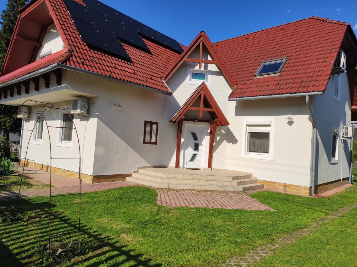 Badacsony Apartmanház Badacsonytomaj Exterior foto